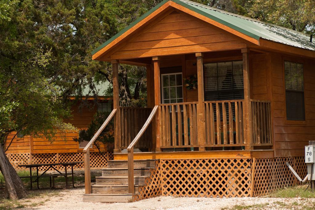 Medina Lake Camping Resort Cabin 3 Lakehills Eksteriør billede